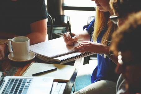 能否只用公章不用其他印章？